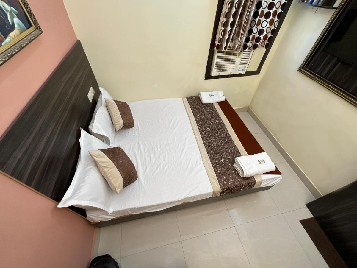 Vrindavan Comfort Inn Hyderabad Exterior photo
